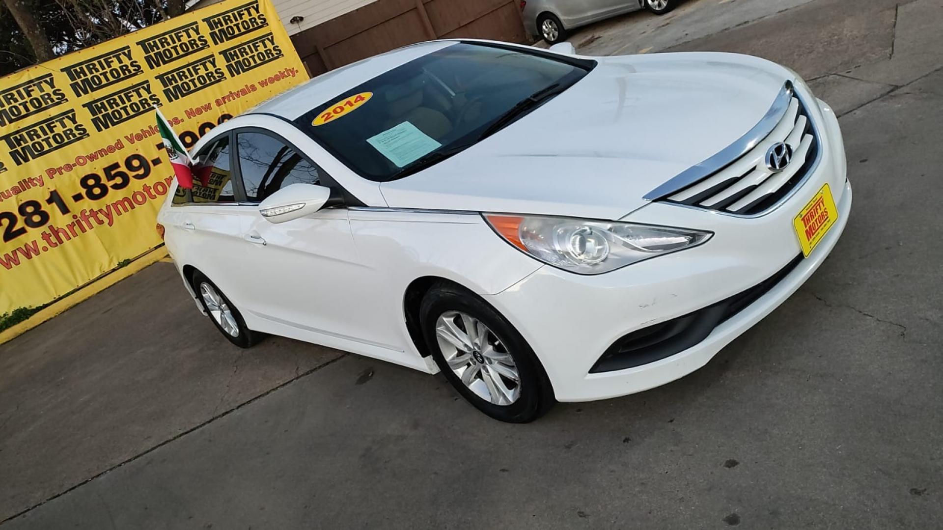 2014 Hyundai Sonata (5NPEB4AC4EH) , located at 16710 Clay Rd., Houston, TX, 77084, (281) 859-7900, 29.834864, -95.656166 - Photo#3